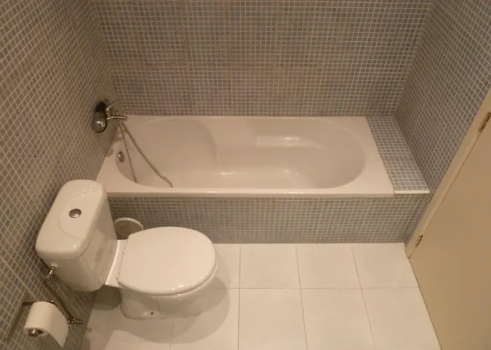 Appartamento Charming Garden Duplex Historic Centre Lisbona