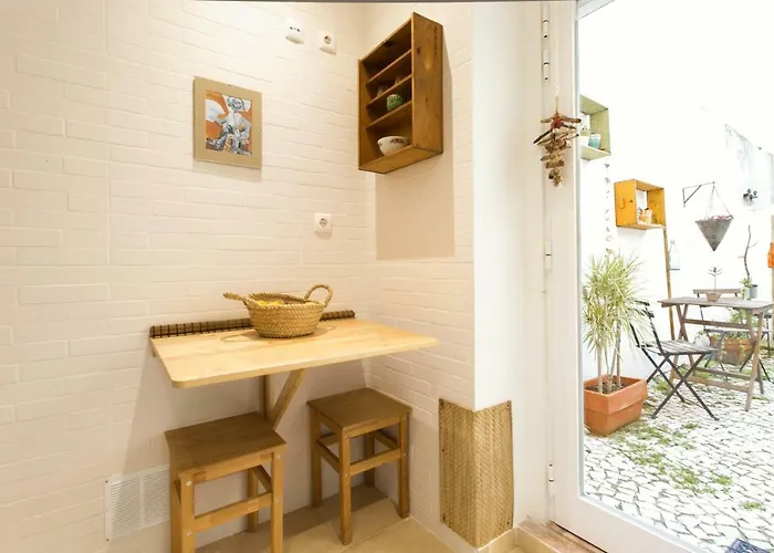 Charming Garden Duplex Historic Centre Appartamento *