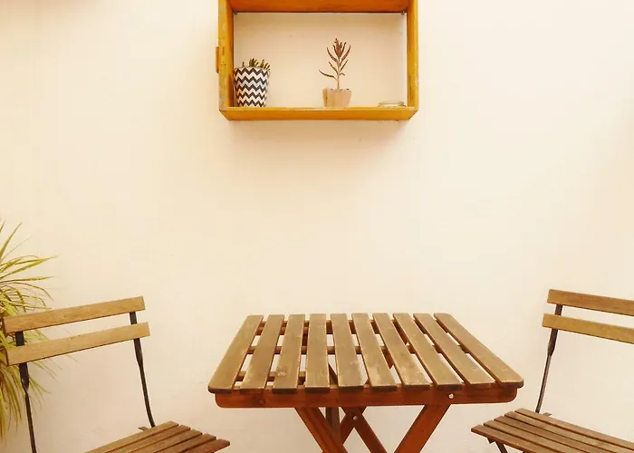 Charming Garden Duplex Historic Centre Appartamento