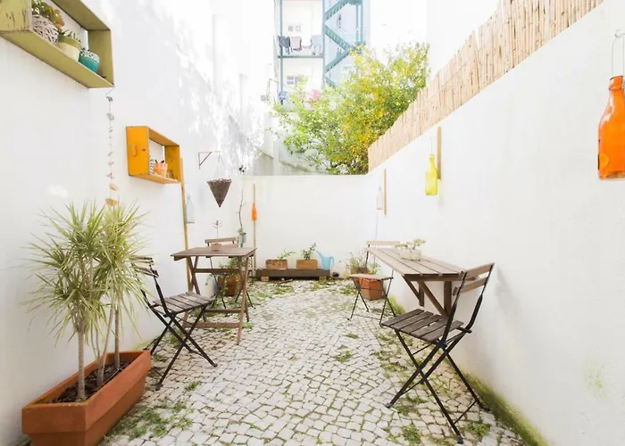 Charming Garden Duplex Historic Centre *